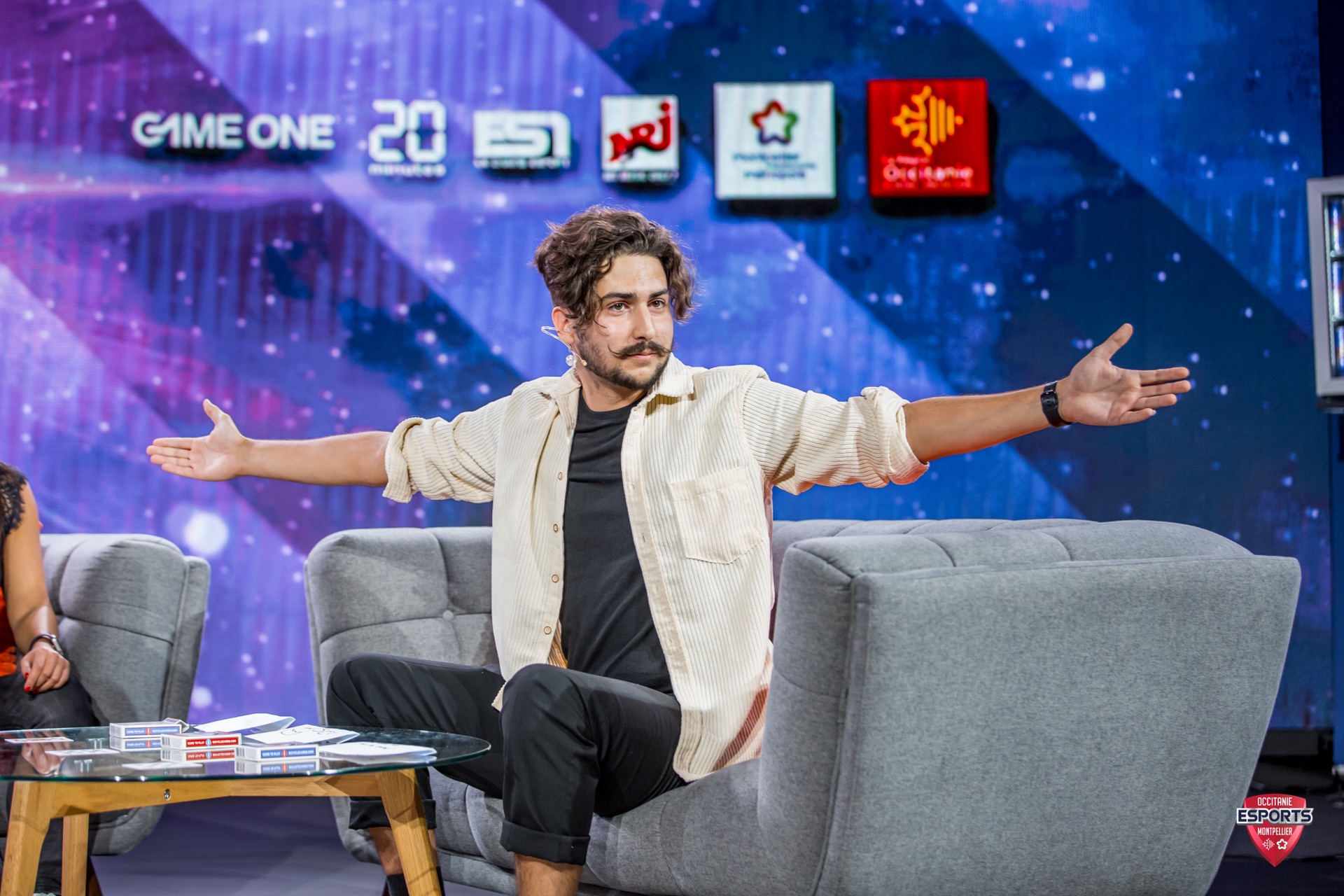 CO6NUS en plateau TV
